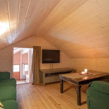 Semesterbostad In Hodlekve With 5 Bedrooms & Hot Tub.