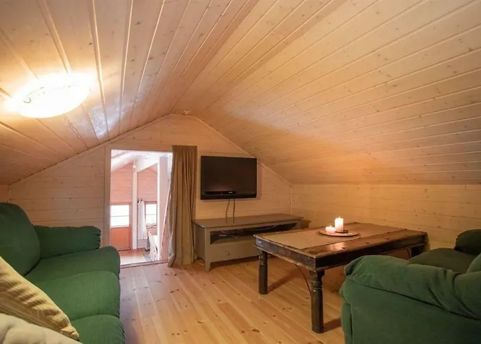Hébergement de vacances In Hodlekve With 5 Bedrooms & Hot Tub.